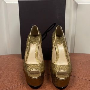 Brian Atwood Dark Gold Leather Pump, size 10